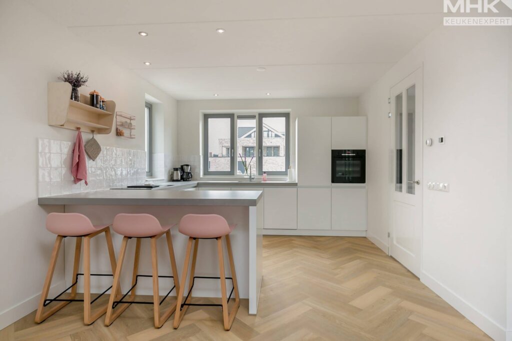 01_2020_Keuken-expert_vDongen_Wit_U-Vorm_L_HR-scaled
