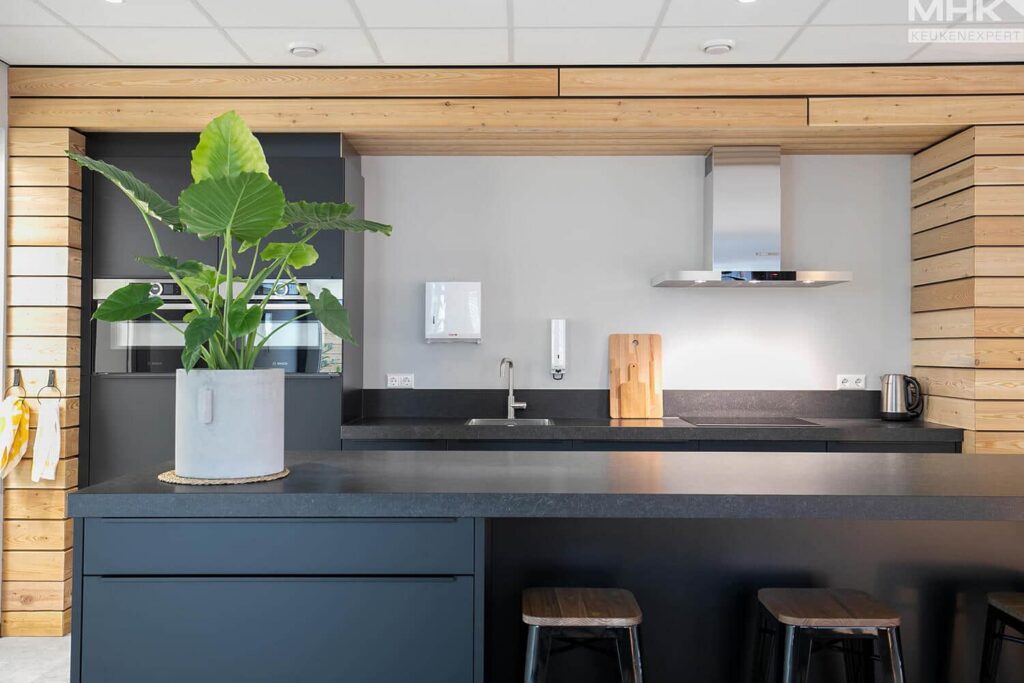 03_Aarts_Keuken_Wand_Zwart_Seeters