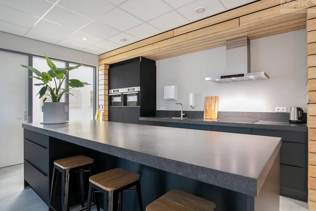 04_Aarts_Keuken_Wand_Zwart_Seeters