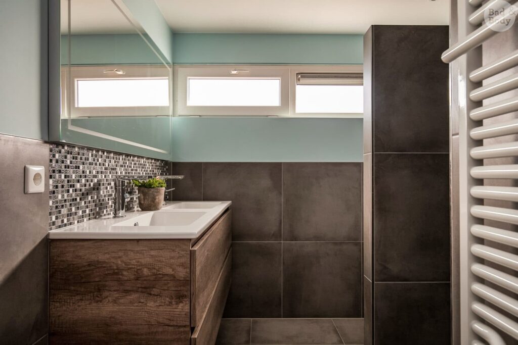 06_2020_Bruggink_Oonk_BlauwBruin_Badkamer_L_HR-1600×1067-1