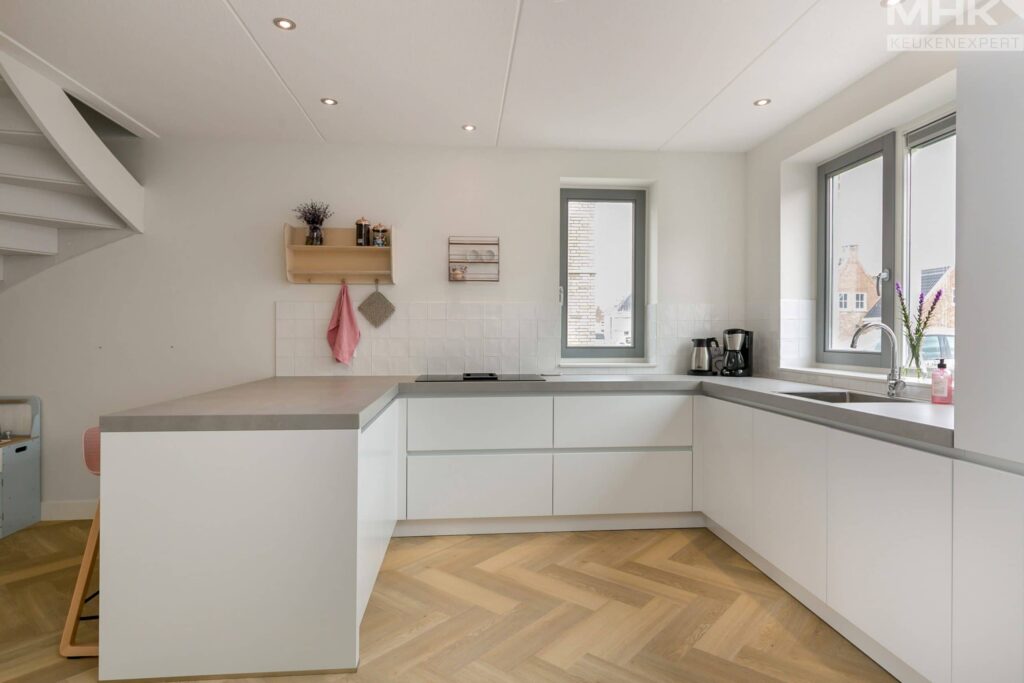 06_2020_Keuken-expert_vDongen_Wit_U-Vorm_L_HR-scaled