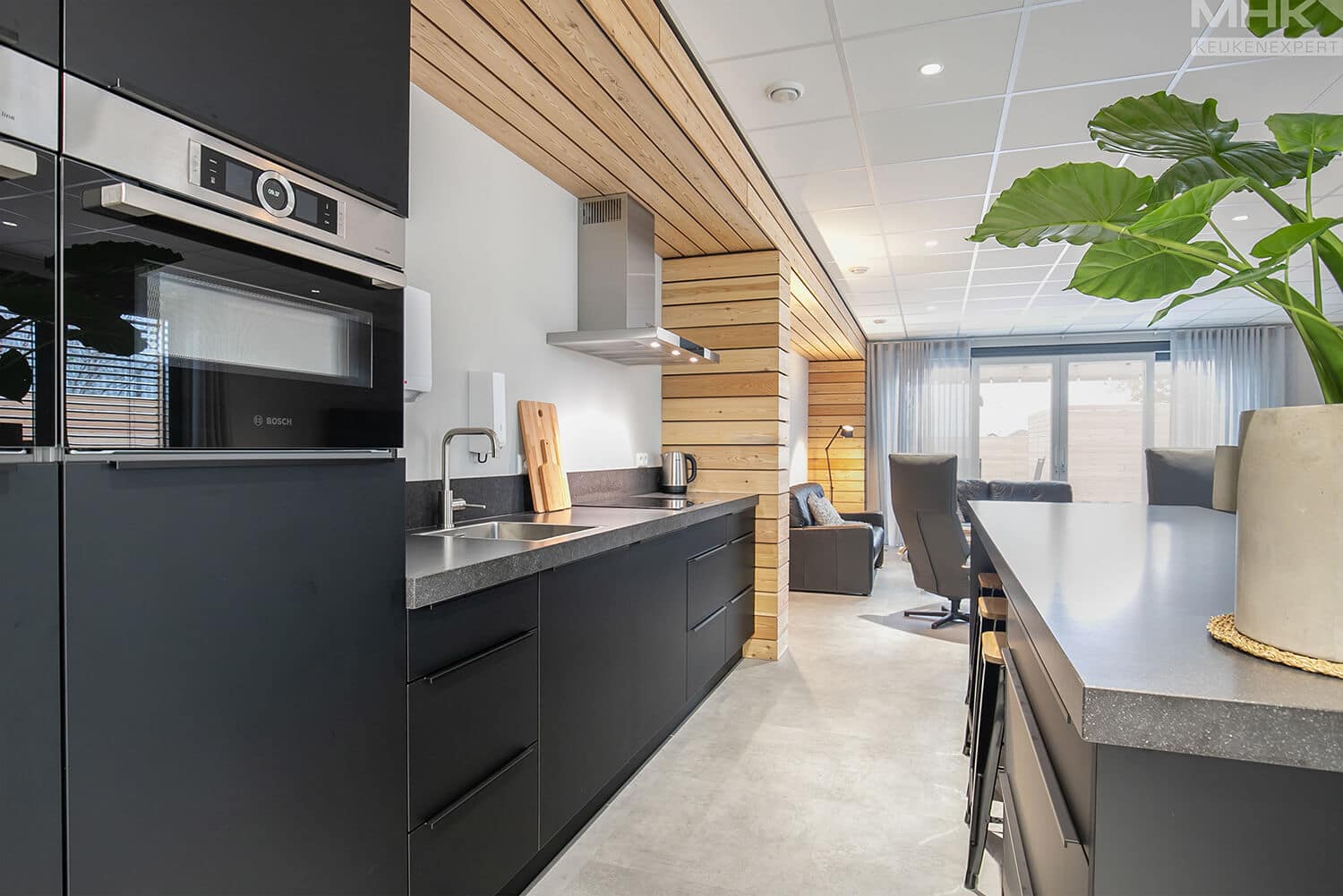 07_Aarts_Keuken_Wand_Zwart_Seeters