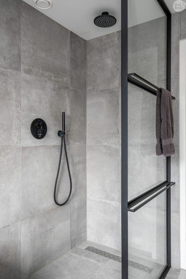 15_2020_Rothengatter_Grijs_Badkamer_L_HR-640×960-1